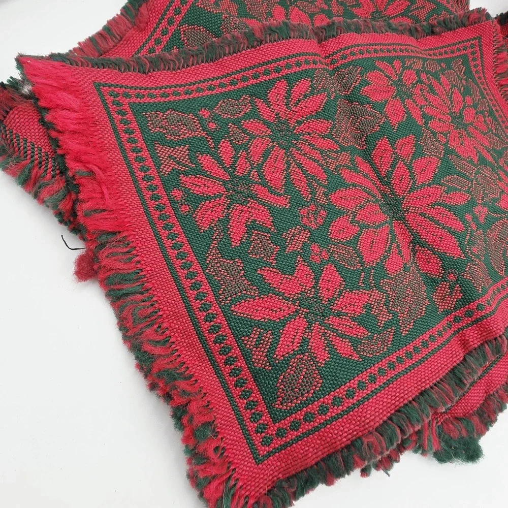 Vintage‎ Christmas Poinsettias Tapestry Fringe Placemats Set of 4 Red Green